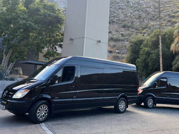 Anaheim Limo Service | Disneyland, LAX & Event Rides