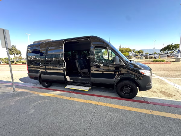 Luxury Anaheim Airport Limo Service